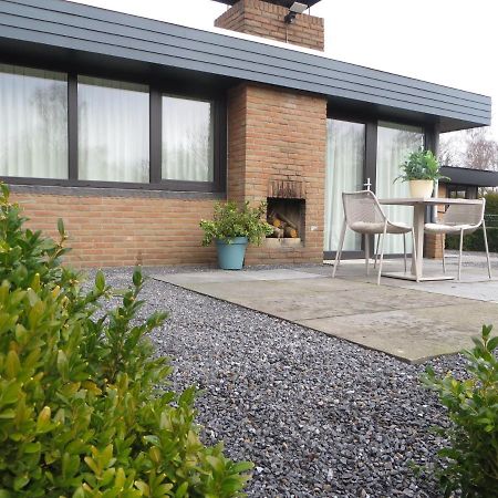 Gerenoveerd huisje gelegen aan water bij bos Villa Lanaken Buitenkant foto