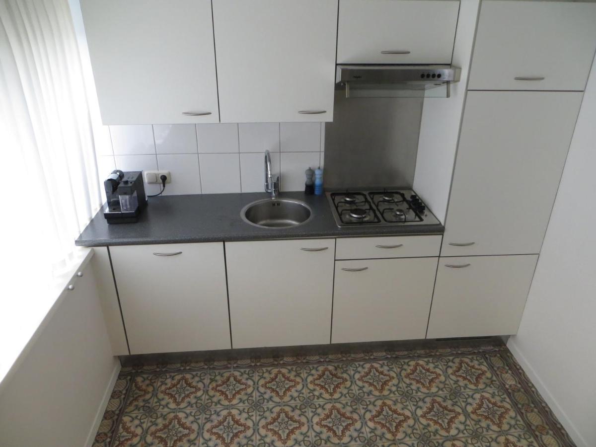 Gerenoveerd huisje gelegen aan water bij bos Villa Lanaken Buitenkant foto